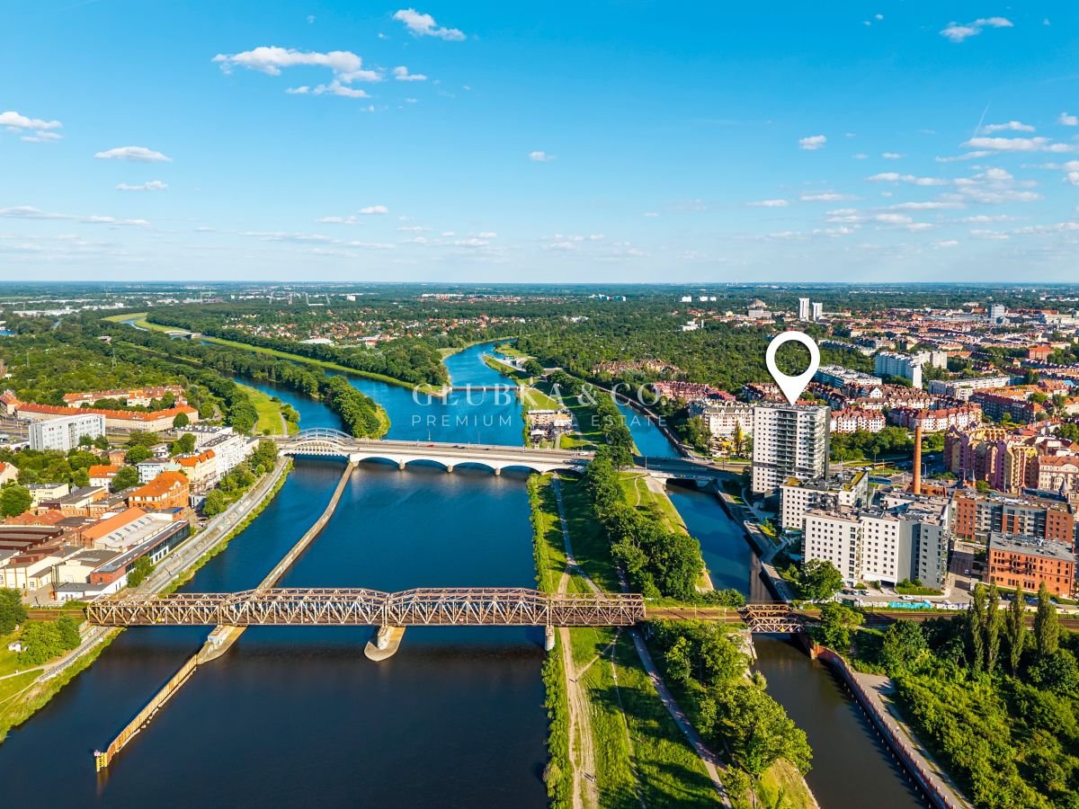 Read more about the article Browary Wrocławskie | balkon z widokiem na rzekę