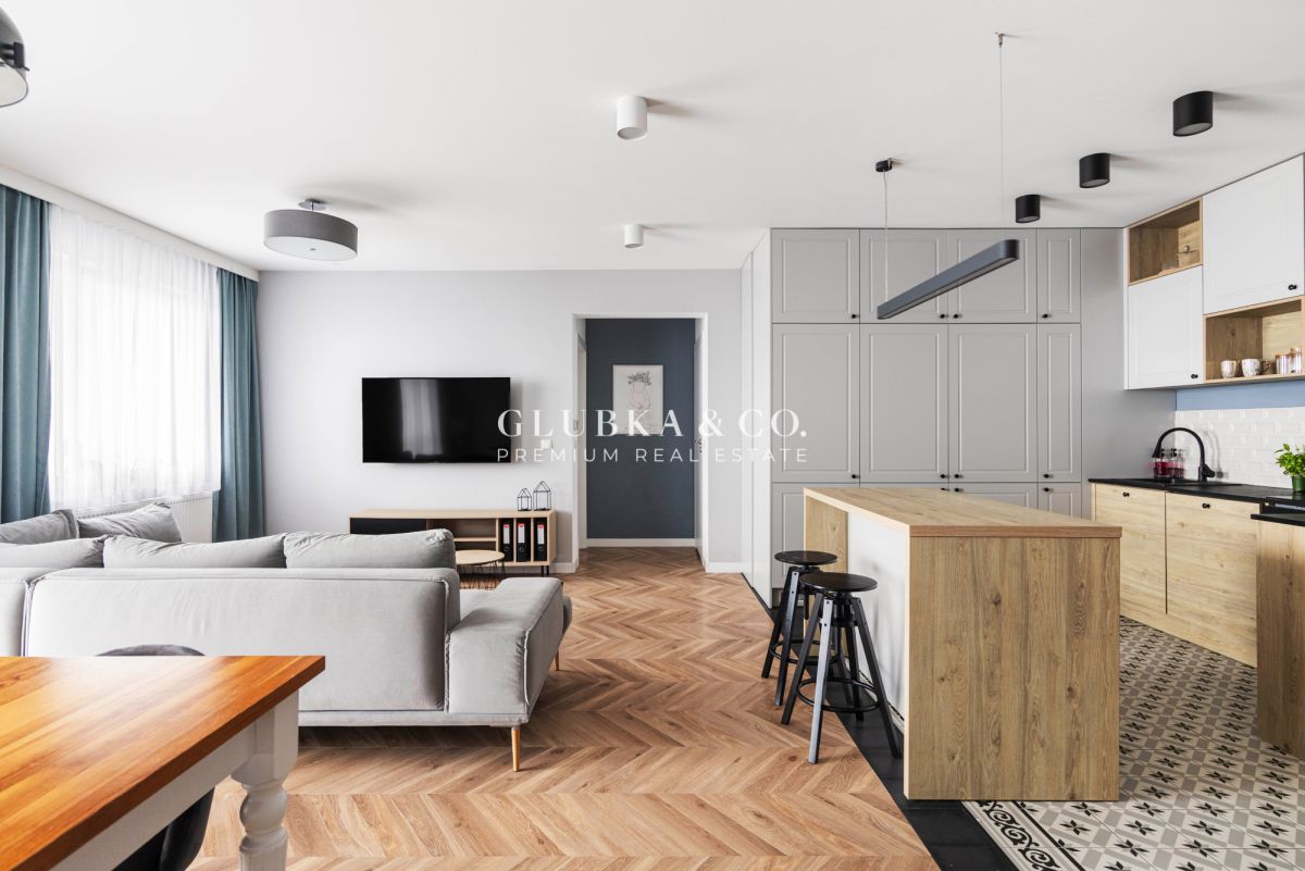 Read more about the article 80 m² Komfortowej Przestrzeni | Garderoba I Balkon