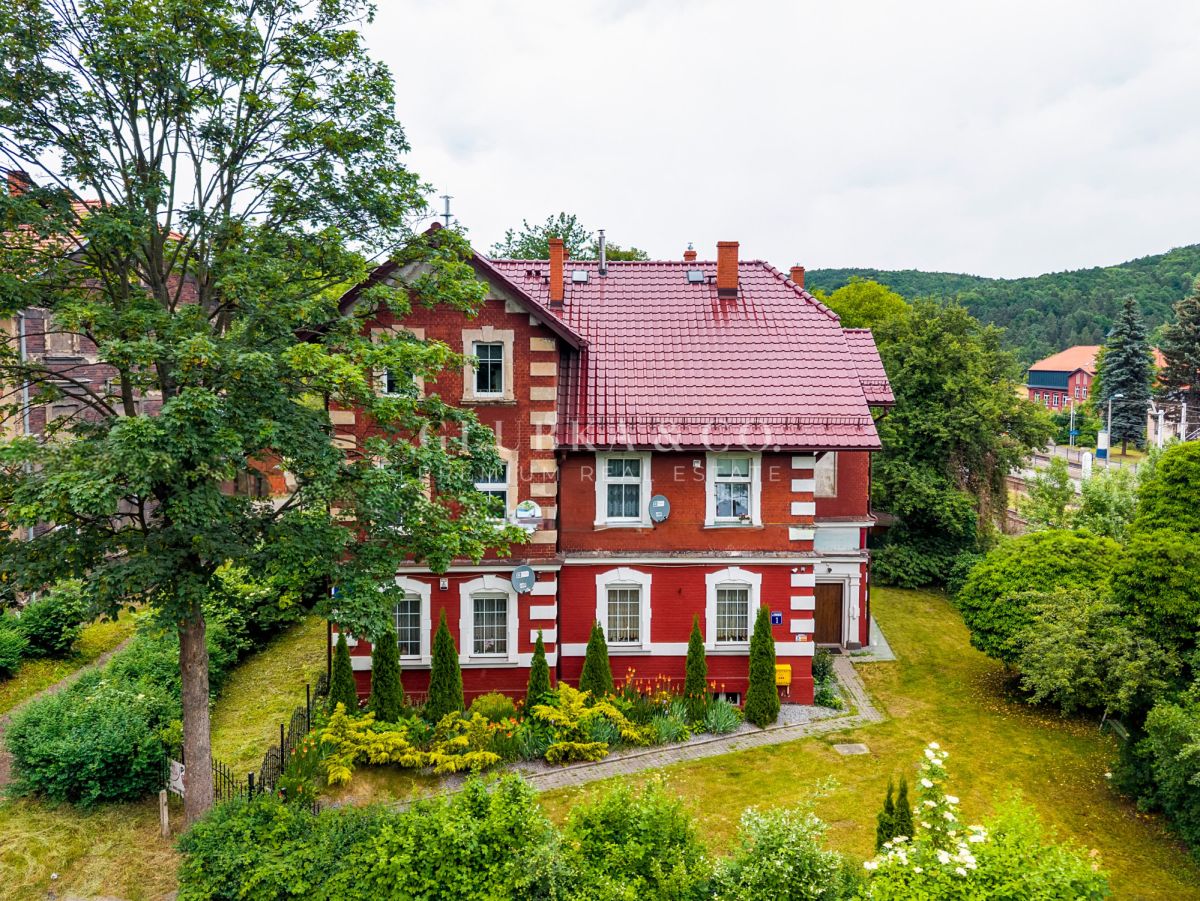 You are currently viewing Apartament w pięknej kamienicy | Garaż | Taras