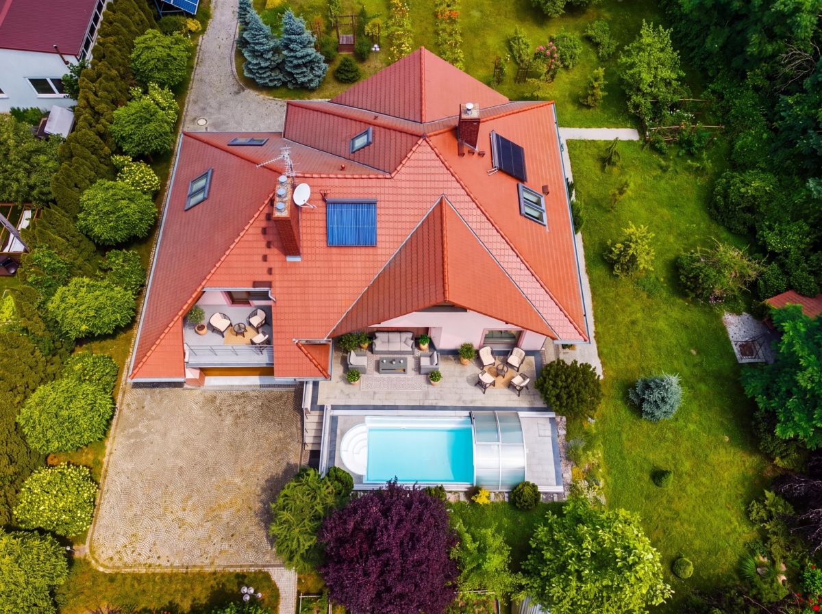 You are currently viewing Rezydencja z basenem | 310,4 m² | działka 3 226 m² | sauna | Wrocław, Wojnów