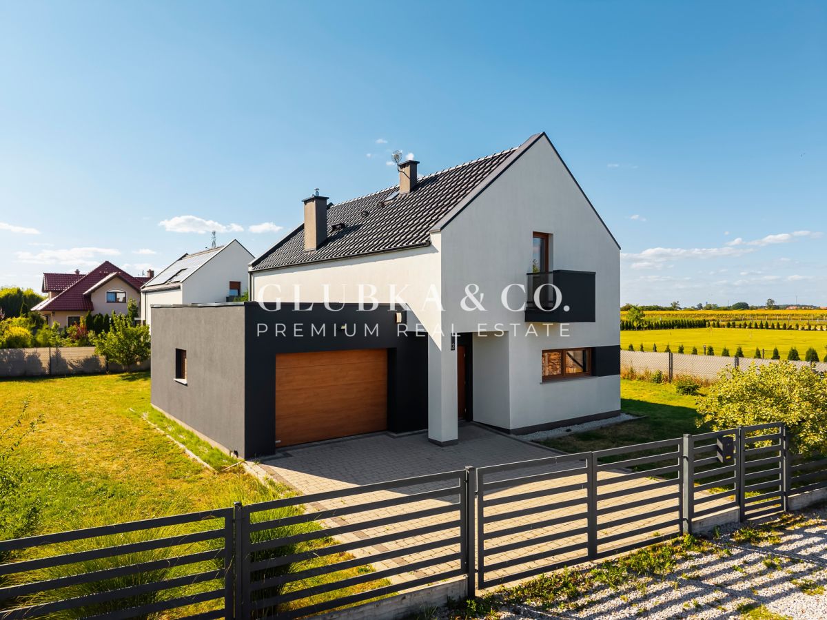 Read more about the article Gotowy dom dla rodziny 157 m² z ogrodem | 15 min d